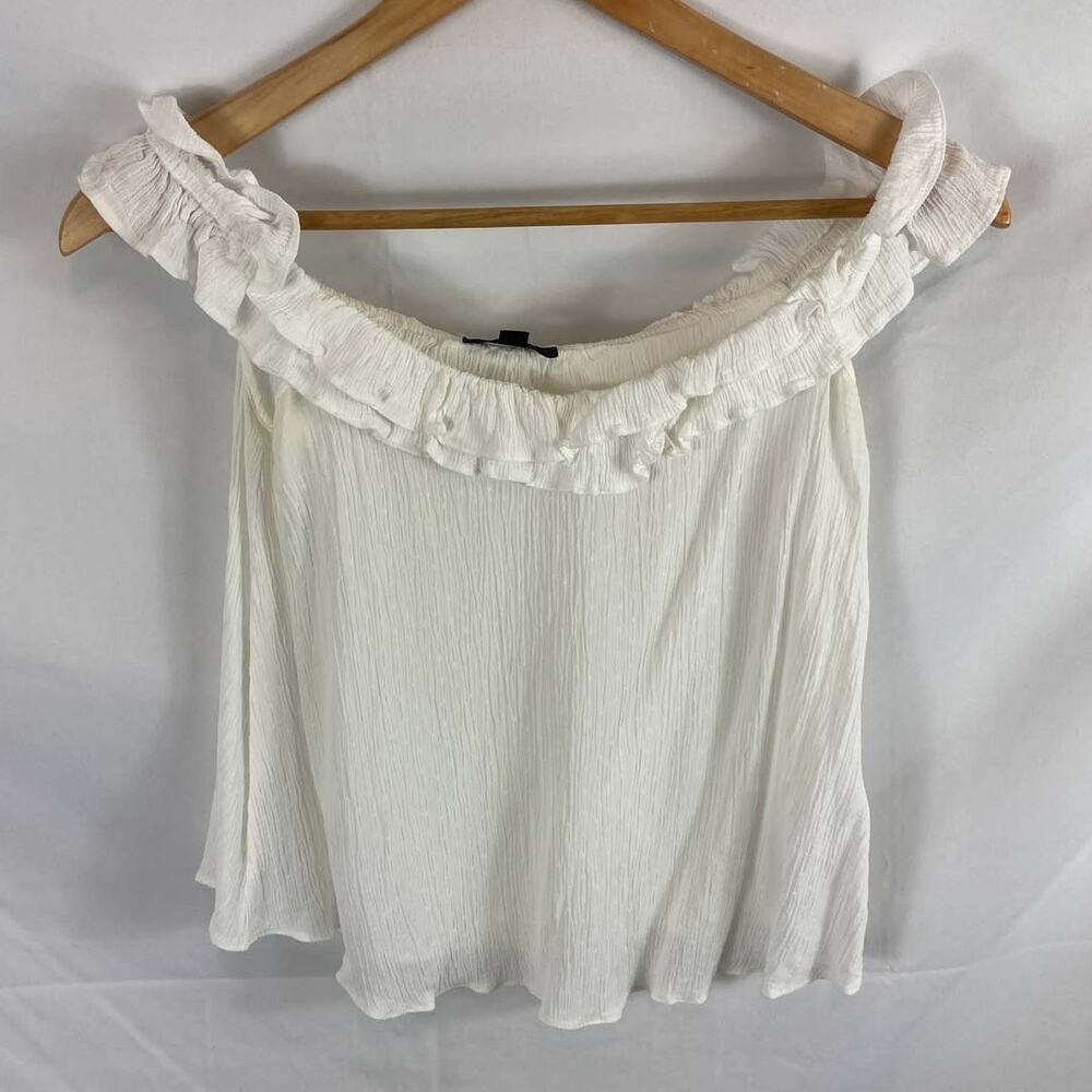 Topshop Crepe Texture Ruffle Off Shoulder top size 2